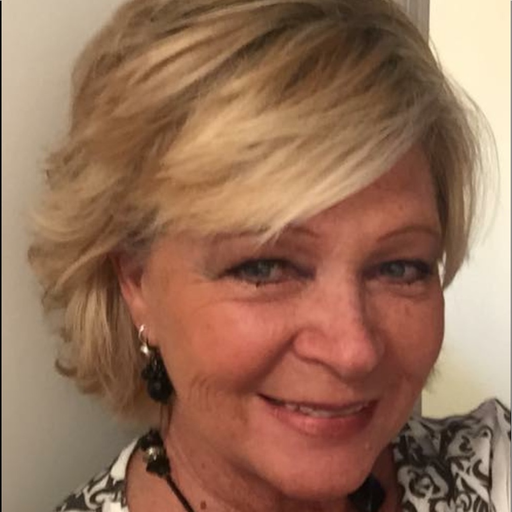 Meet your Posher, Lois